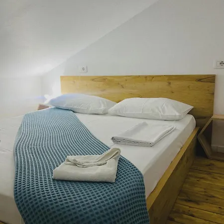 And Cozy X4 Victoria 2