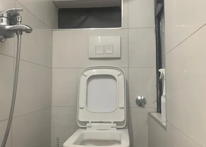 And Cozy X4 Victoria 2 Tirana